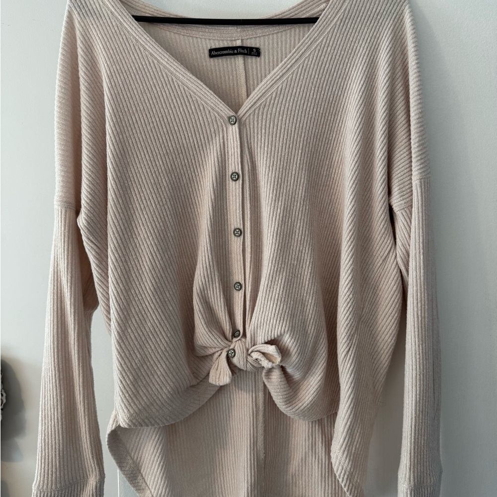 Abercrombie & Fitch Cream Sweater